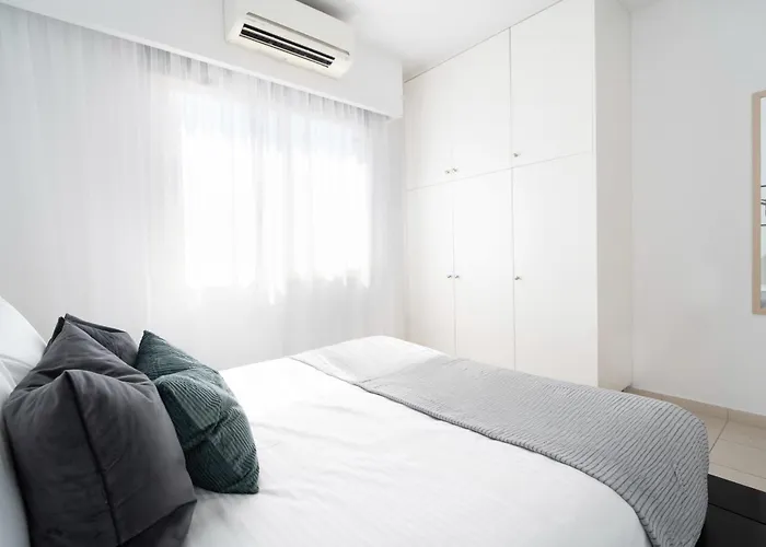 Phaedrus Living Elysian Horizon Apartment