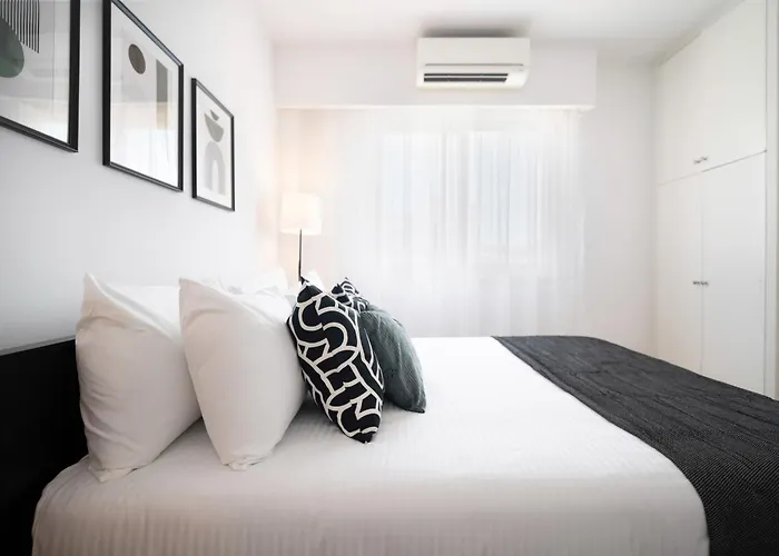 Phaedrus Living Elysian Horizon * بافوس